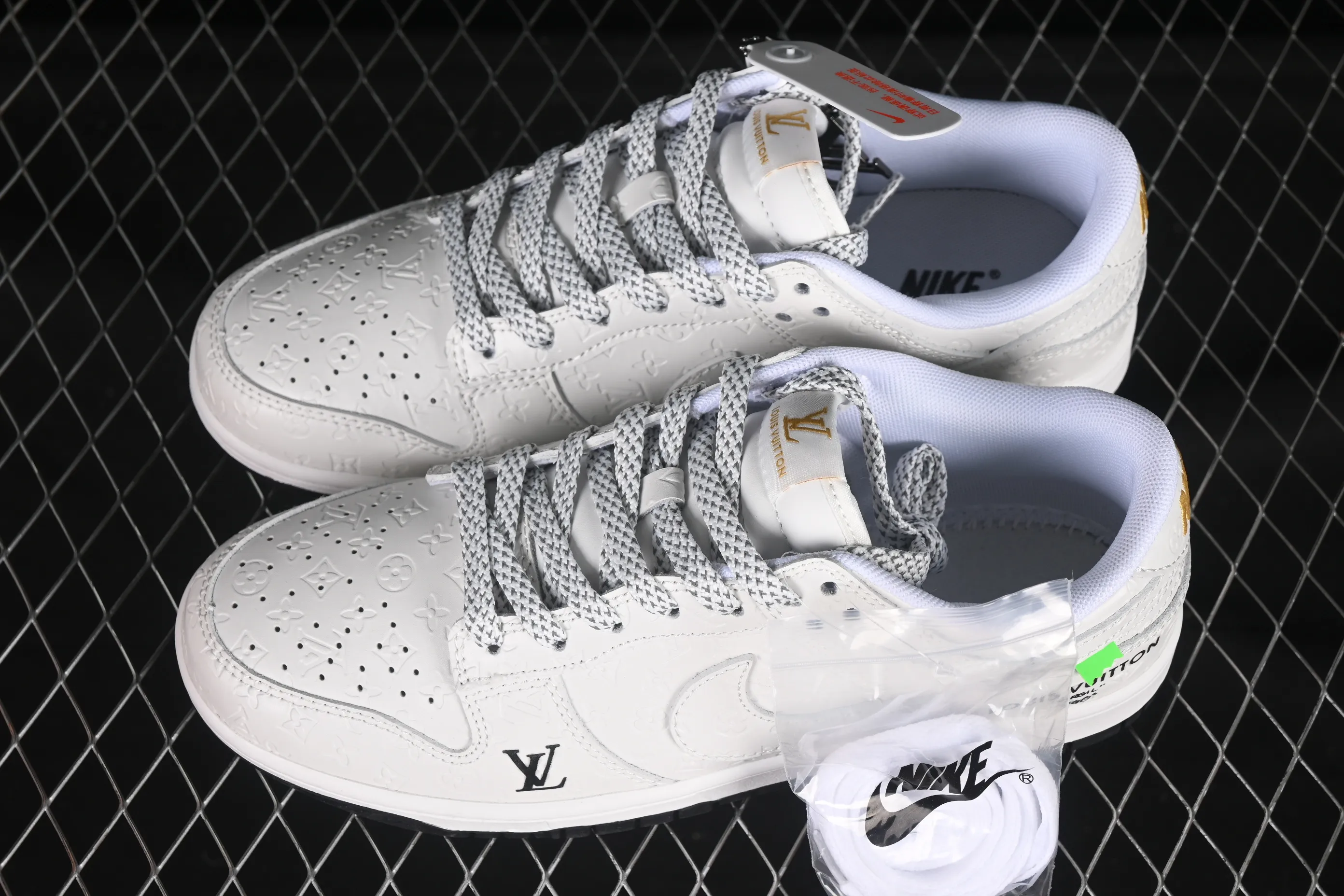 All categories Nk SB Dunk Series Nk SB Dunk Low High-end customized low-top sneakers Nike SB Dunk Low LV co-branded black and white dark print Anniversary high-end customized low-top casual sneakers XX3168-145